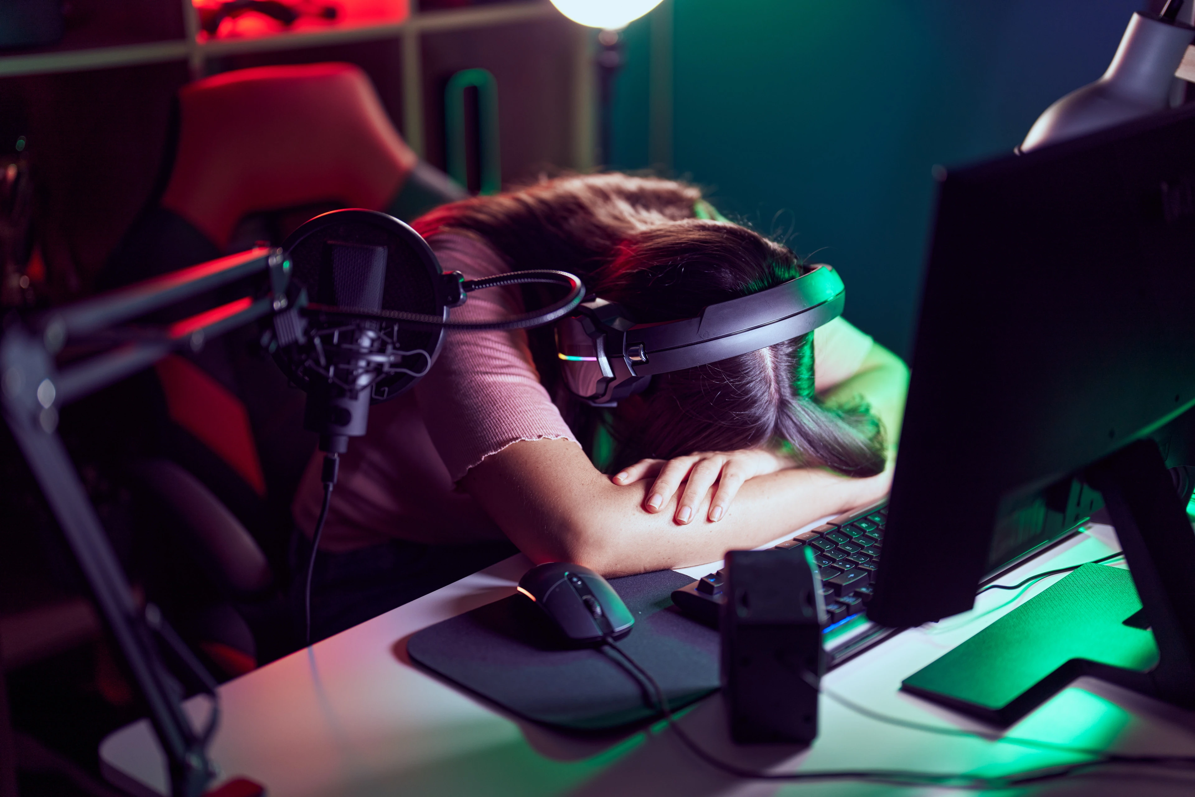 young-beautiful-hispanic-woman-streamer-stressed-using-computer-gaming-room.jpg